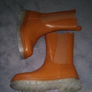 Women's Tan Chelsea Boots